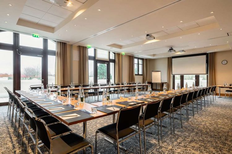 Meeting Room U-Shape - Nice