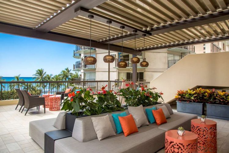 Aston Waikiki Beach Tower - 4th Floor Deck Seating