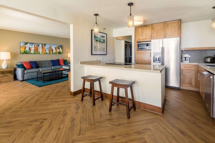 Aston Waikiki Beach Tower - 2 Bedroom Oceanfront Premium Kitchen