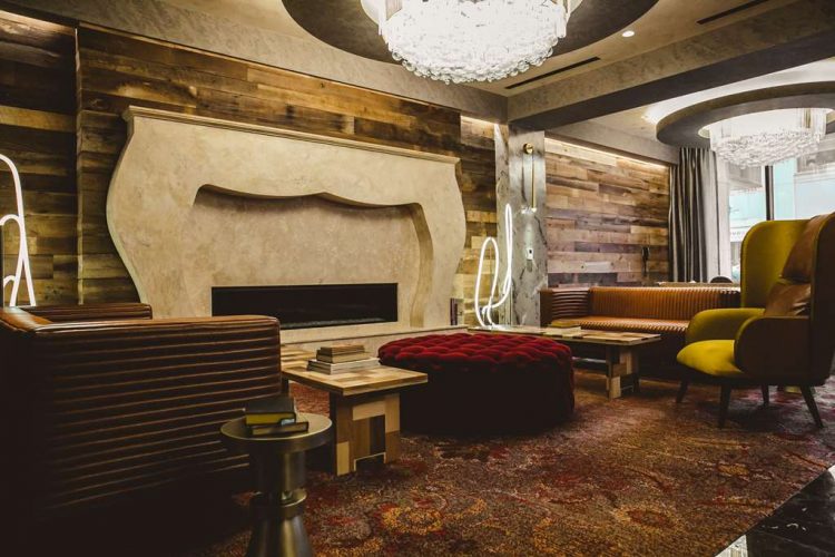 Enjoy Bobby's Hotel Lobby