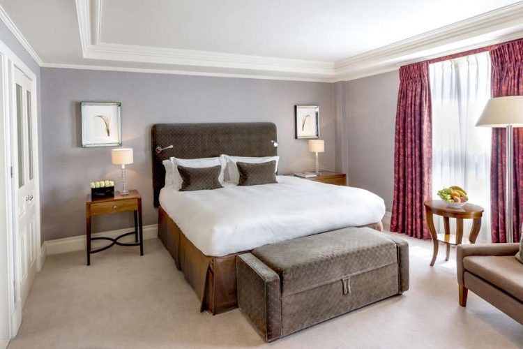 Guest room
