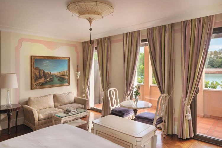 Premium Lagoon View Room with Balcony