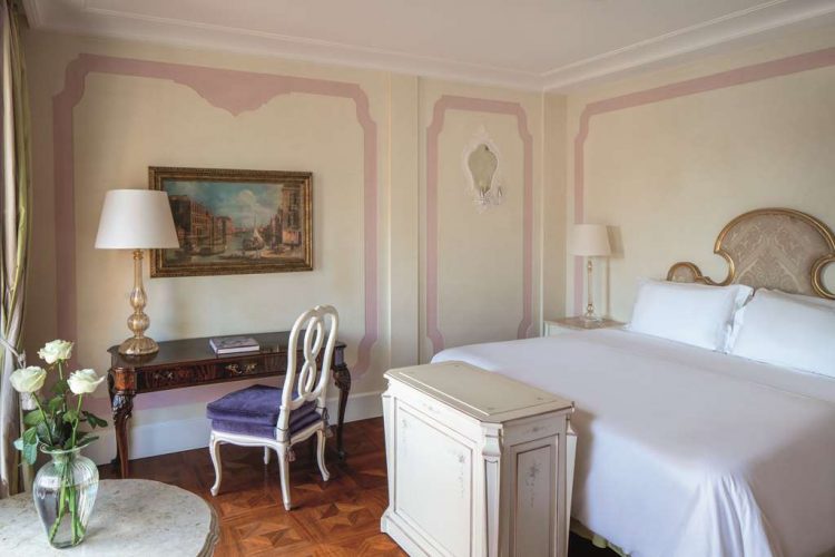 Premium Lagoon View Room with Balcony