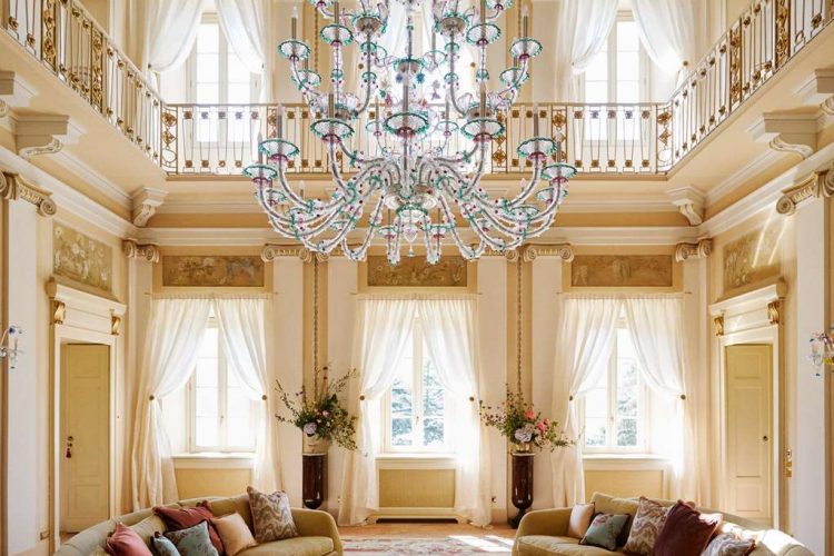 Suite Bellini in the Villa with lake View living room