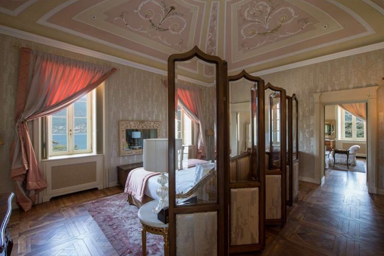 Suite Norma in the Villa with Lake View bedroom