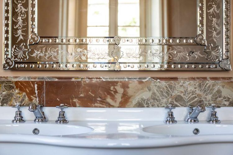 Suite Agnese in the Villa bathroom