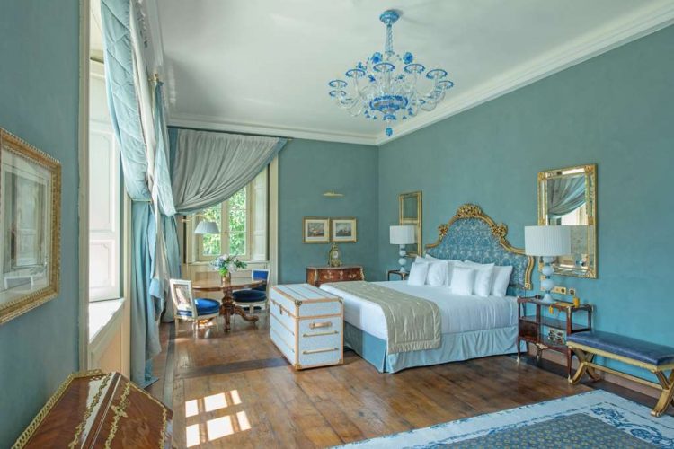 Grand Junior Suite in the Villa with Lake View