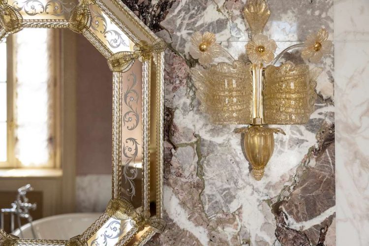 Grand Junior Suite in the Villa with Lake View bathroom detail