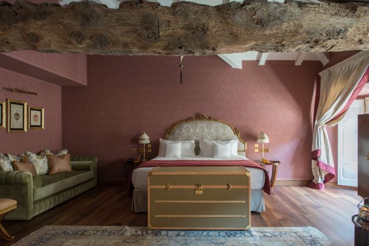 Grand Room in the Palazz bedroom