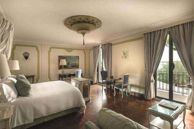 Junior Suite Lagoon View with Balcony