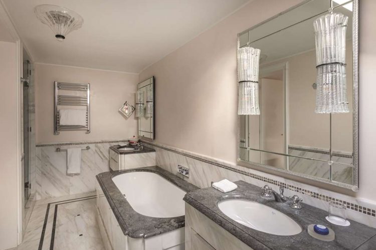 Junior Suite Lagoon View with Balcony