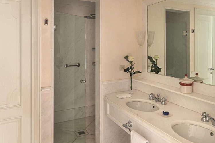 Premium Lagoon View Room with Balcony