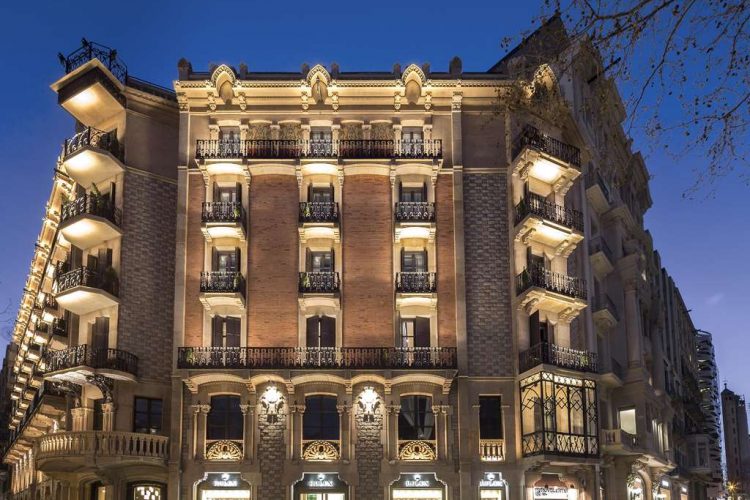 Monument Hotel Façade