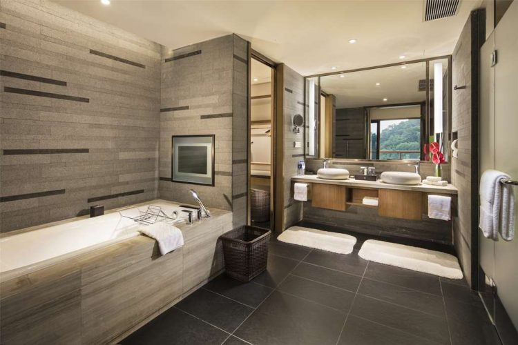 Guest room bath