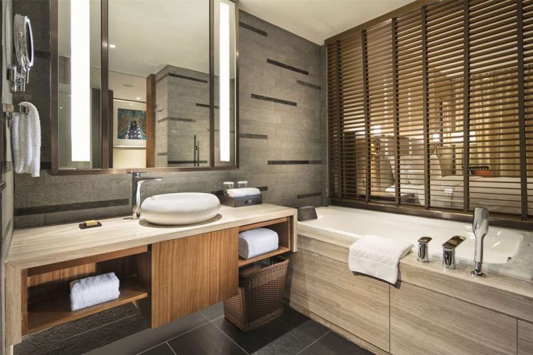 Guest room bath