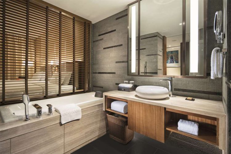 Guest room bath