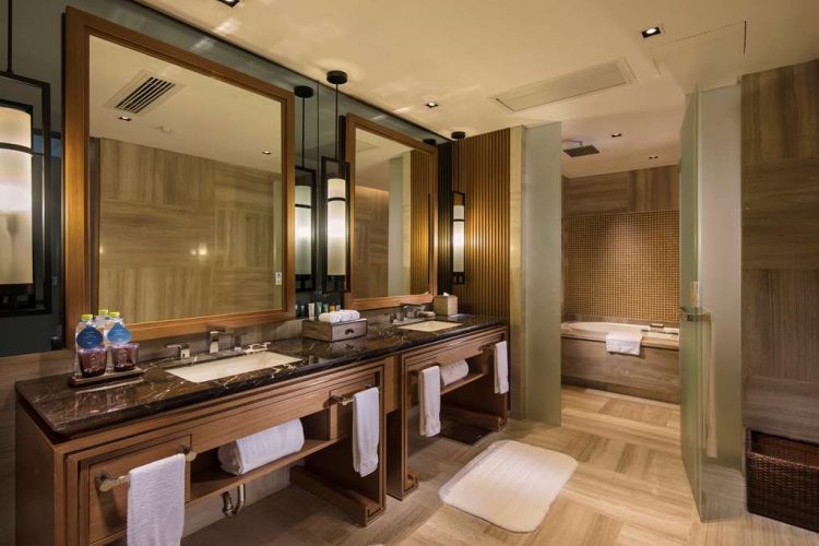 Guest room bath