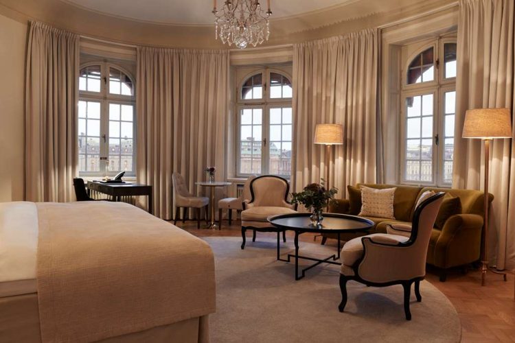 Junior Seaview Suite