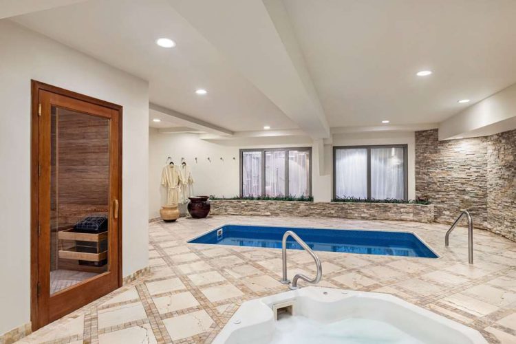 Pool - indoor