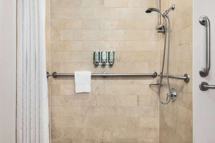 Guest room bath
