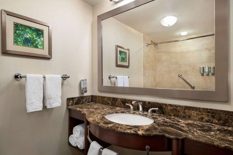 Guest room bath