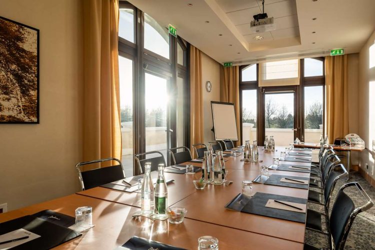 Brussels meeting room boardroom set-up