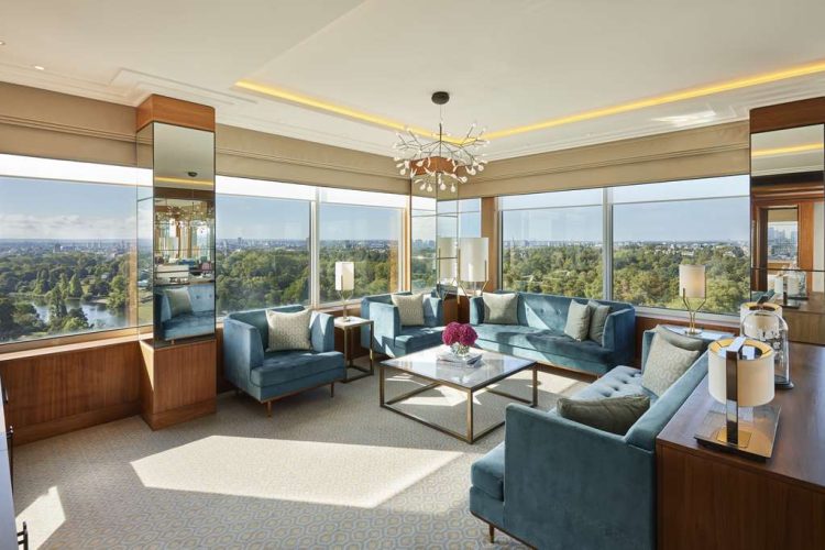 Royal suite lounge