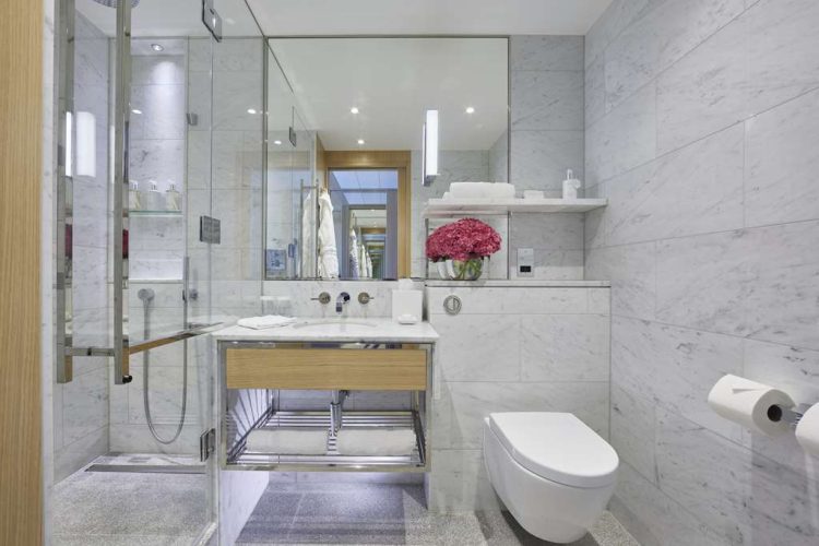 Royal Lancaster Ben Carpenter Deluxe Bathroom