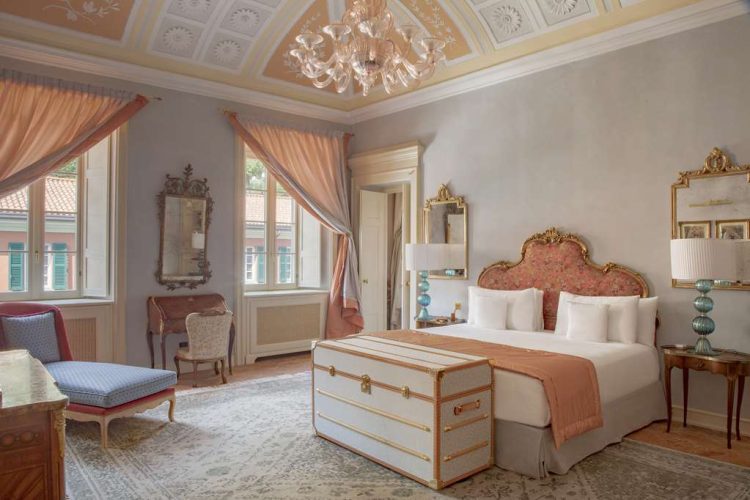 Suite Agnese in the Villa bedroom
