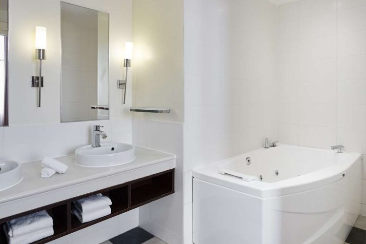 Presidential Suite bathroom