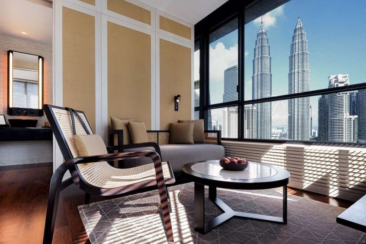 Deluxe Suite Lounge