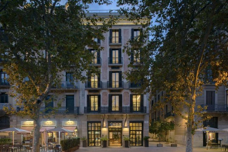 Facade Serras Barcelona
