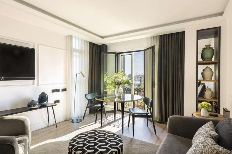 Suite Living Room