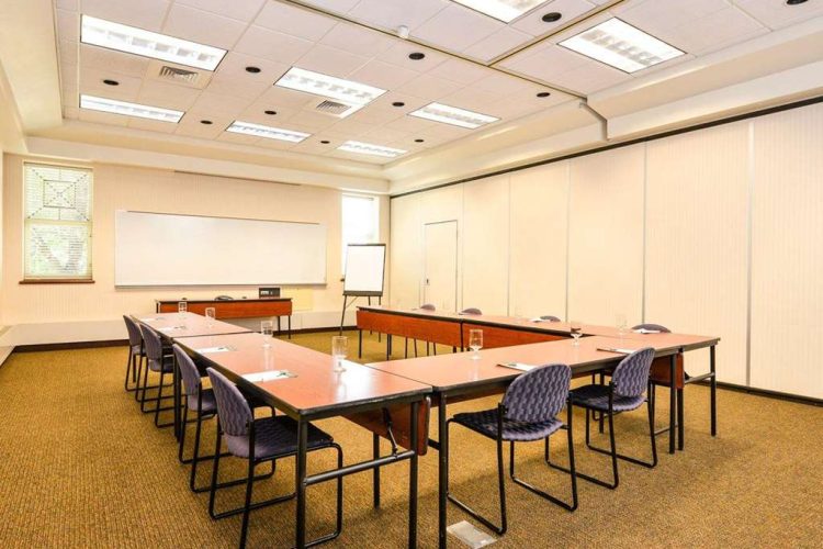 Meeting room with u-shaped setup