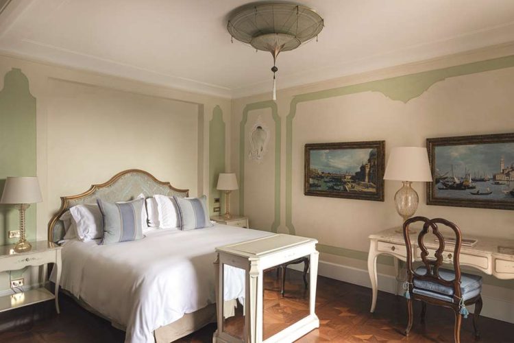 Premium Lagoon View Room