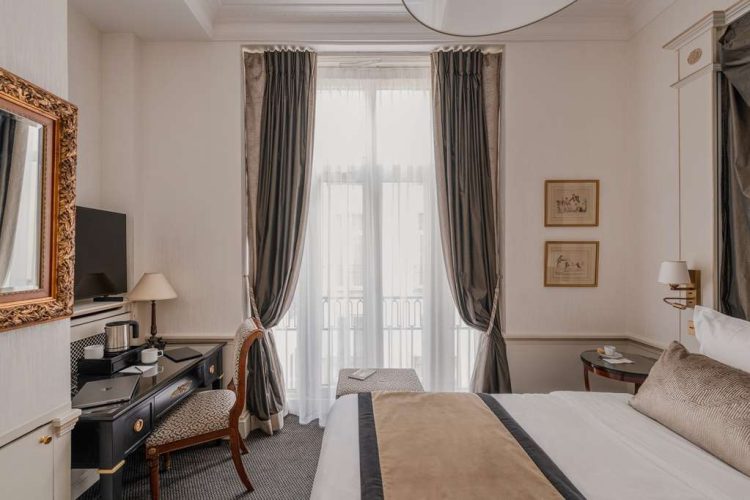 Superior room
