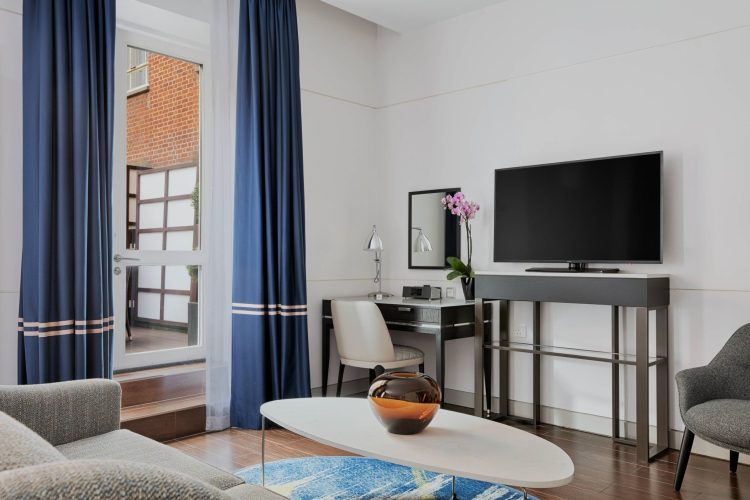 Guest room
