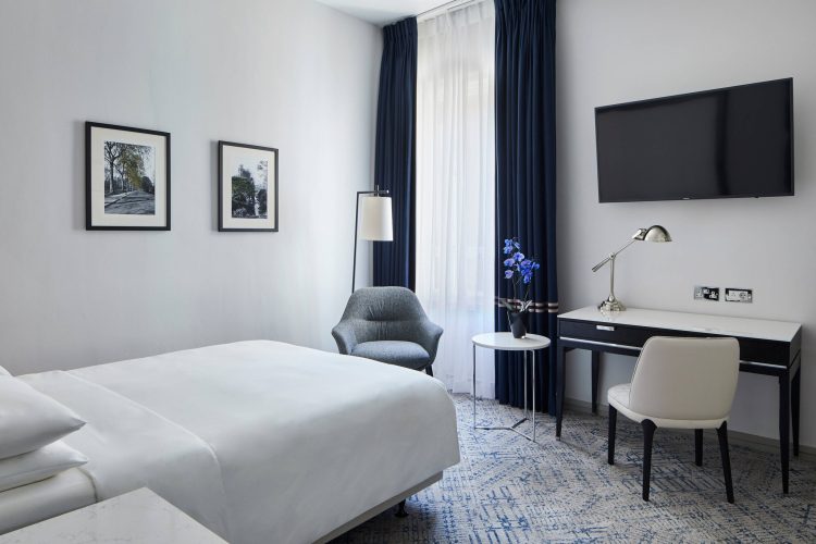 Guest room