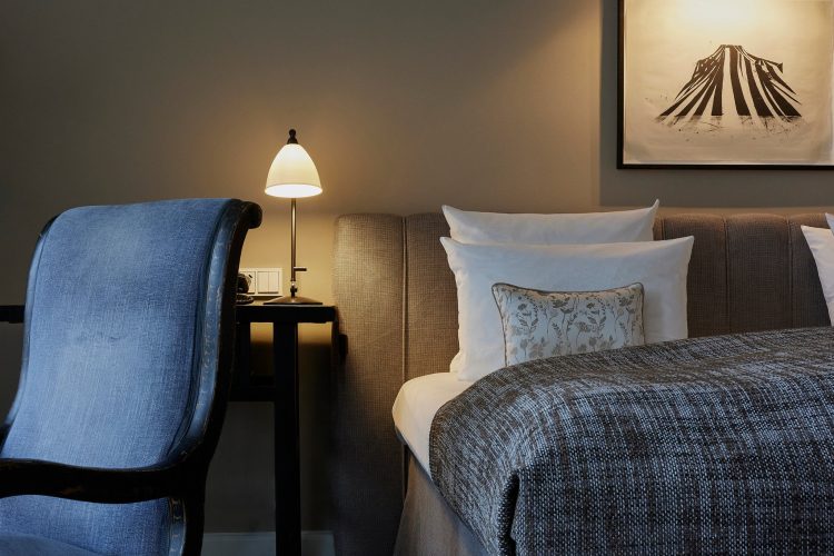 Guest room