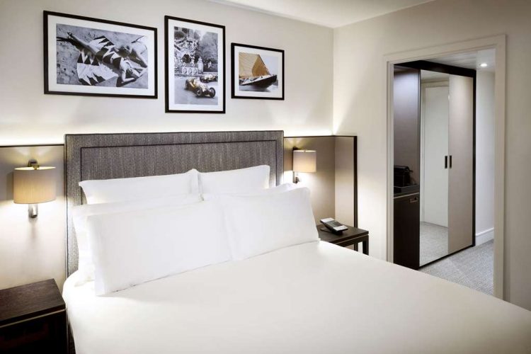 Guest room