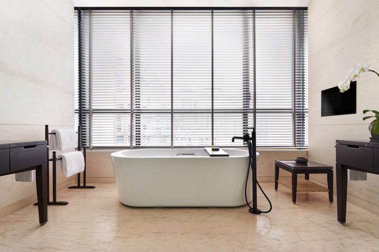 Grand Suite Bathroom