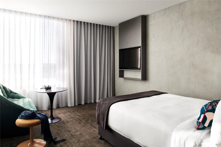 Veriu Green Square Comfy Queen Bedroom