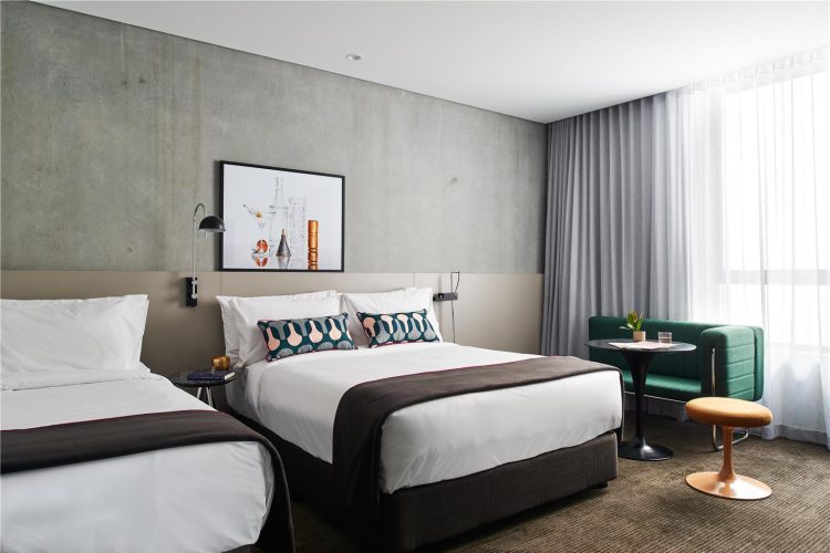 Veriu Green Square Comfy Queen Queen