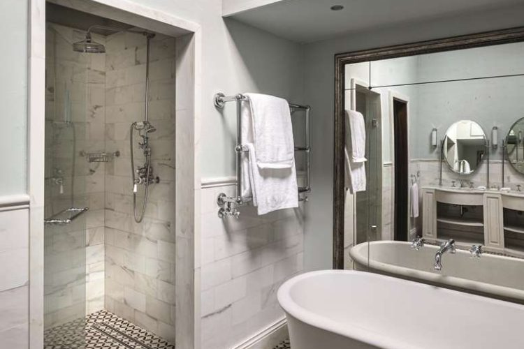 Tuscanica Suite Bathroom