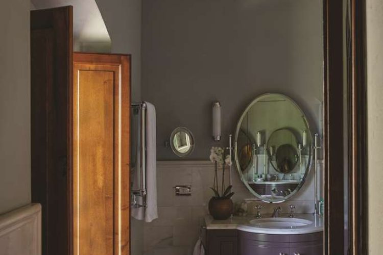 Exclusive Suite Bathroom