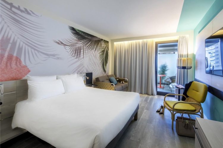 Guest room