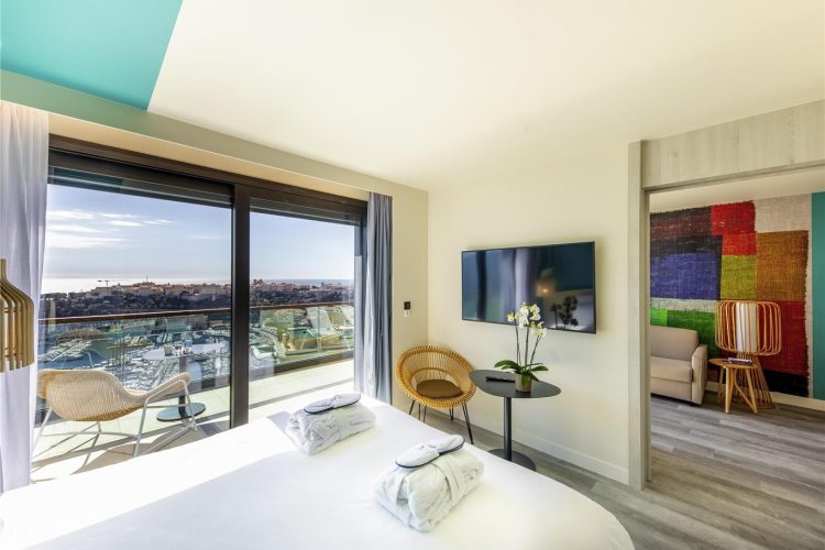 Guest room