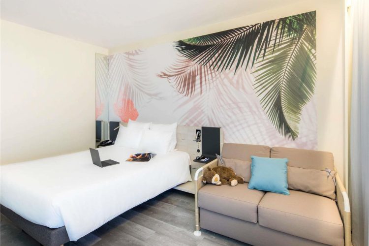 Guest room