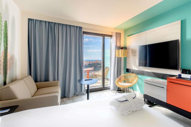Guest room