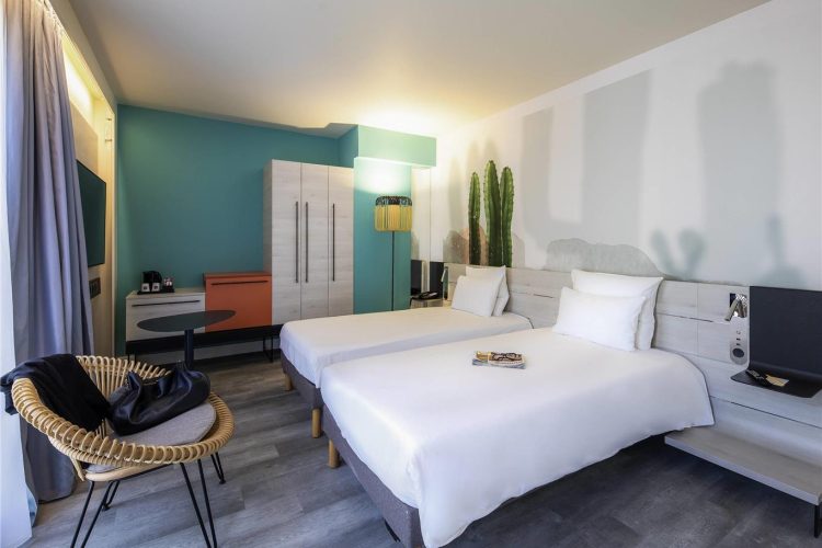 Guest room